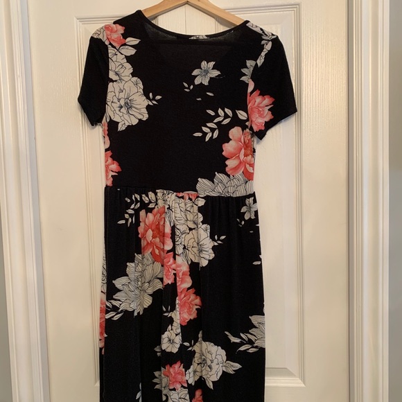 Black Floral Dress - Picture 4 of 4